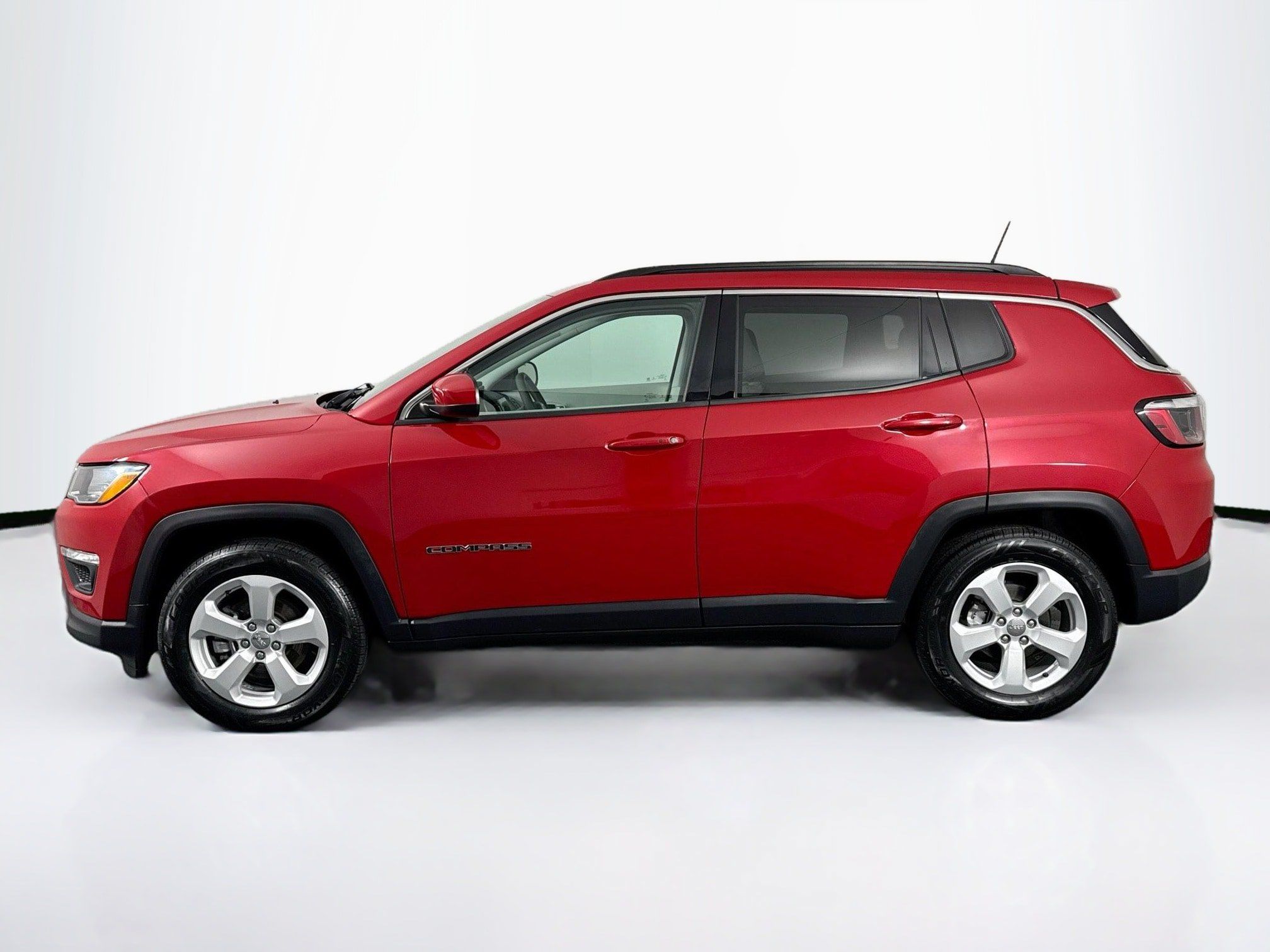 Used 2021 Jeep Compass Latitude FWD image 11