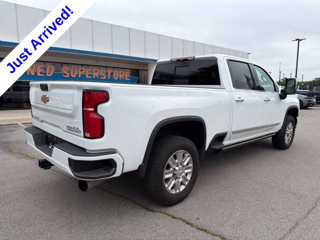 Used 2024 Chevrolet Silverado 2500 High Country AWD/4WD image 3