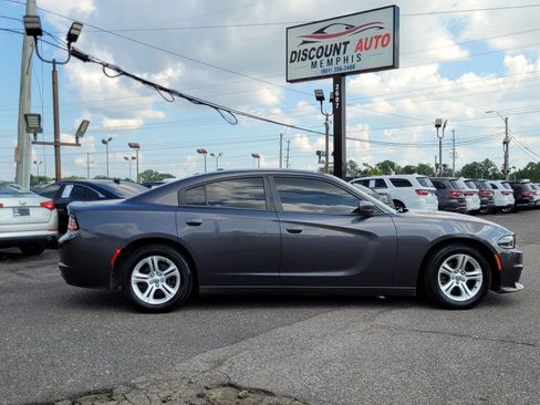 Used 2020 Dodge Charger SXT w/ Leather Interior Group RWD image 11