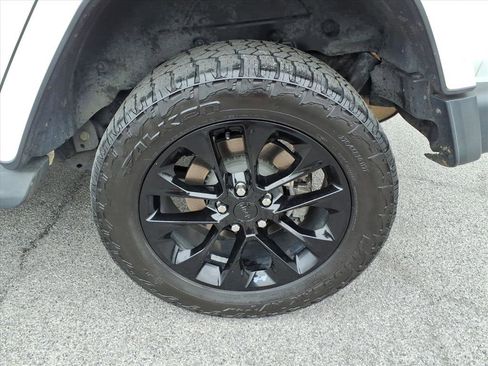 Used 2021 Jeep Wrangler Unlimited Sahara image 4