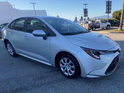 Used 2024 Toyota Corolla LE image 2