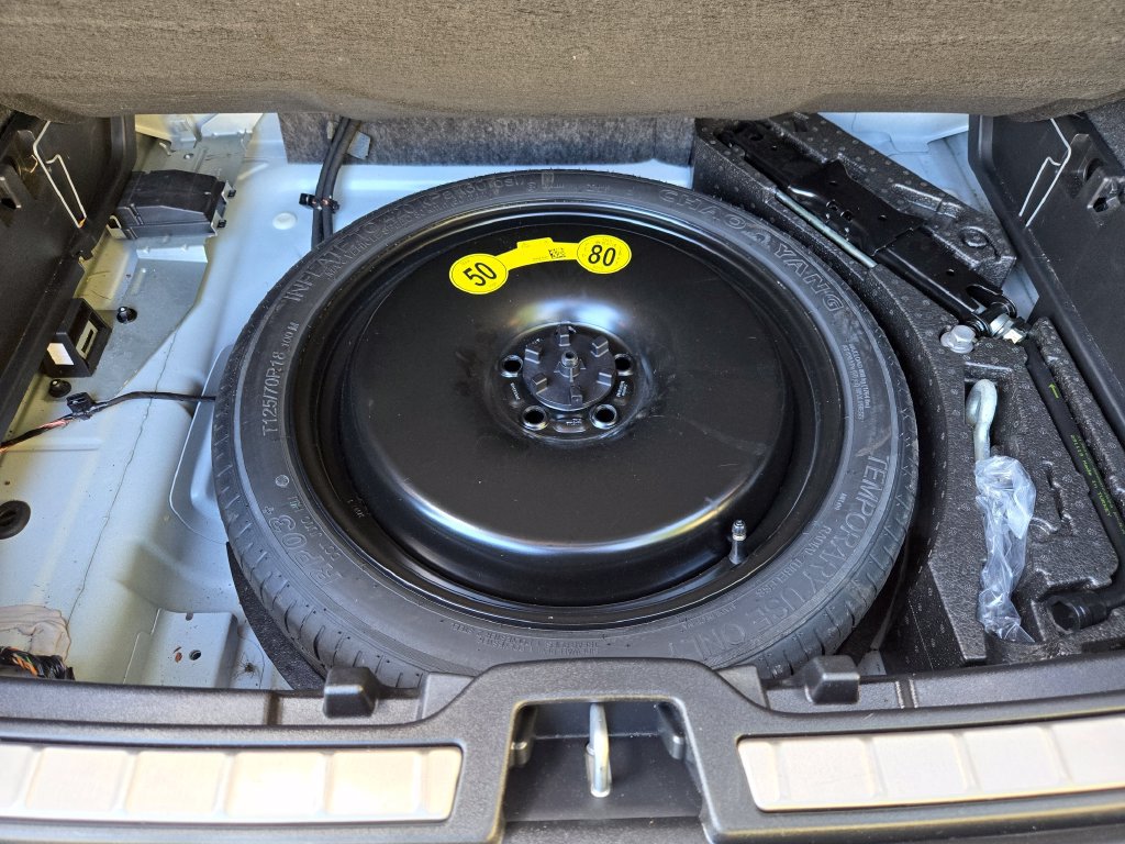 Used 2024 Volvo XC40 B5 Plus w/ Protection Package Premier AWD/4WD image 43