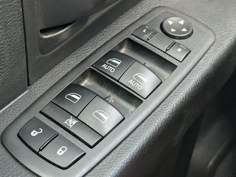 Used 2018 RAM 1500 Express AWD/4WD image 18