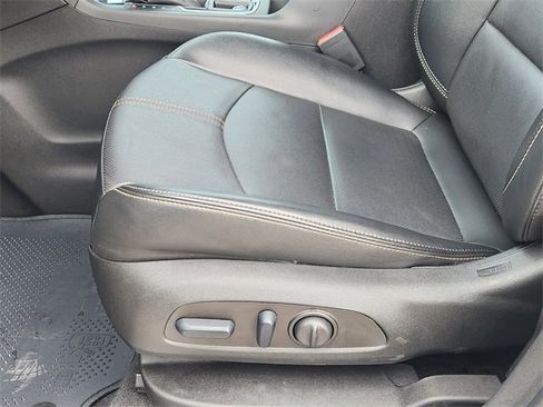 Used 2023 Chevrolet Equinox Premier image 23