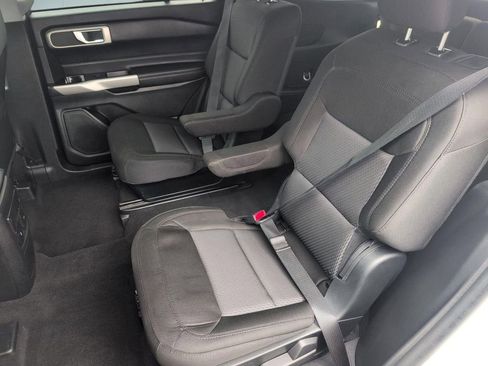 Used 2023 Ford Explorer XLT AWD/4WD image 25