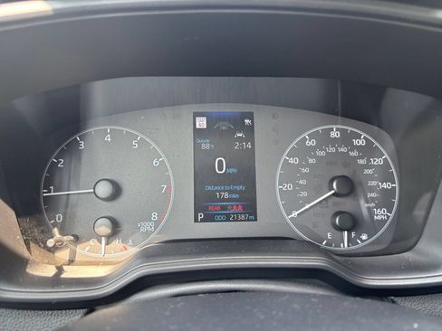 Used 2025 Toyota Corolla LE FWD image 39