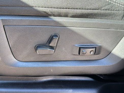 Used 2025 RAM 2500 Big Horn AWD/4WD image 14