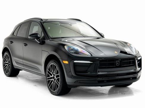New 2026 Porsche Macan image 32