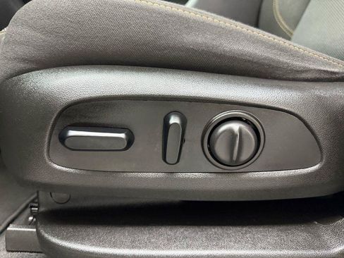Used 2021 Chevrolet Traverse LT AWD/4WD image 10