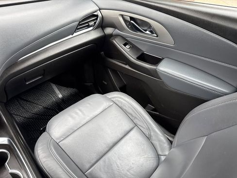 Used 2019 Chevrolet Traverse LT w/ LT Premium Package FWD image 16