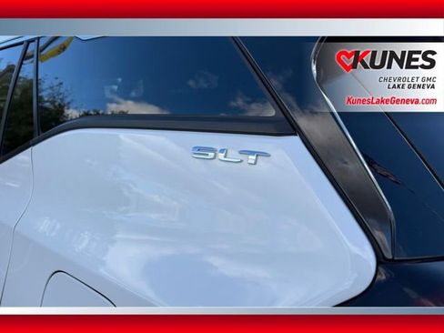 Used 2024 GMC Terrain SLT image 9