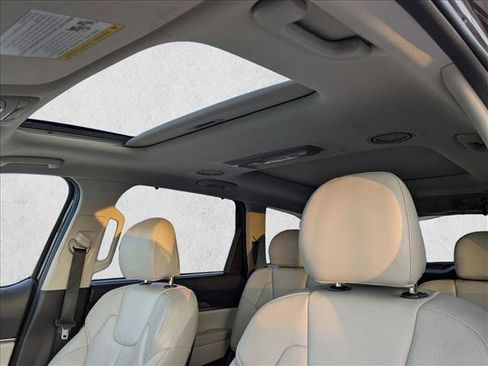 Used 2020 Kia Telluride SX image 19