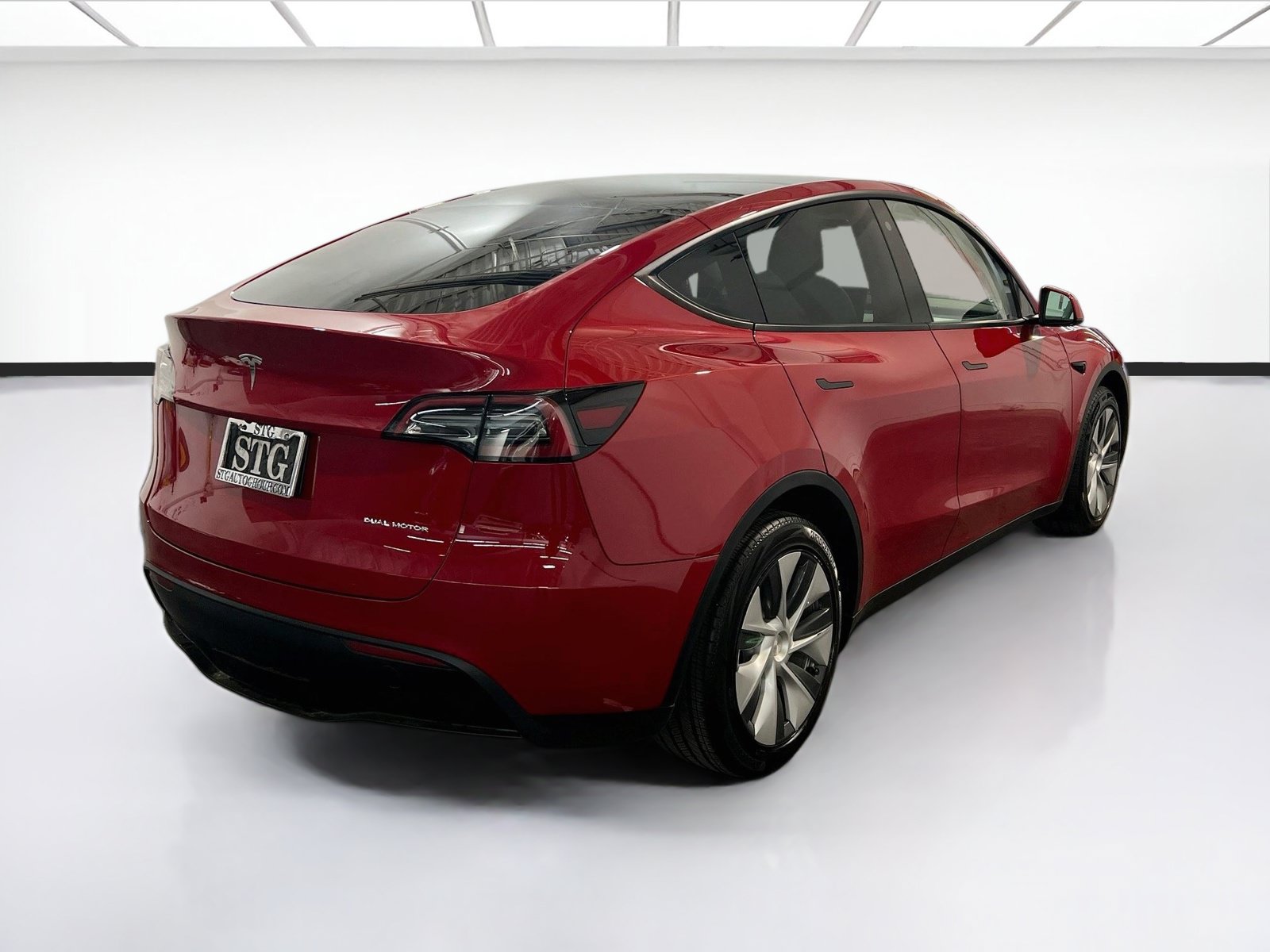Used 2023 Tesla Model Y Long Range AWD/4WD image 4