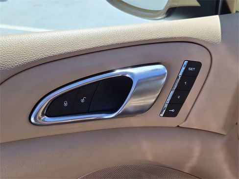 Used 2016 Porsche Cayenne image 23