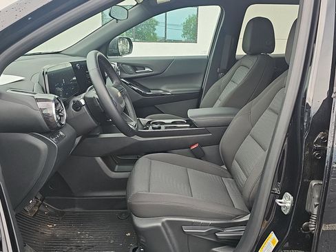 Used 2026 Chevrolet Equinox LT AWD/4WD image 11