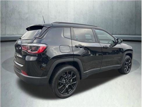 New 2026 Jeep Compass Latitude AWD/4WD image 5