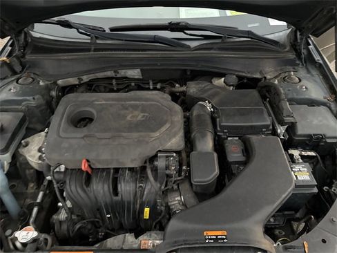 Used 2016 Kia Optima LX image 2