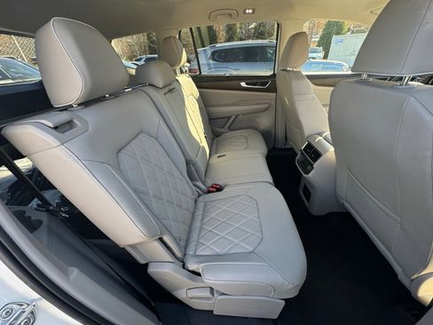 Used 2024 Volkswagen Atlas SEL Premium R-Line image 29