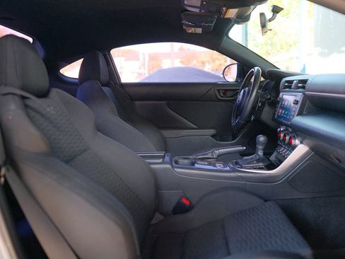 Used 2022 Toyota GR86 w/ ALL Weather Mat Package (TMS) RWD image 28