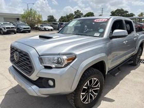 Used 2023 Toyota Tacoma TRD Sport w/ Advanced Technology Package AWD/4WD image 3