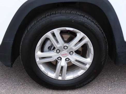 Used 2024 GMC Terrain SLE image 15