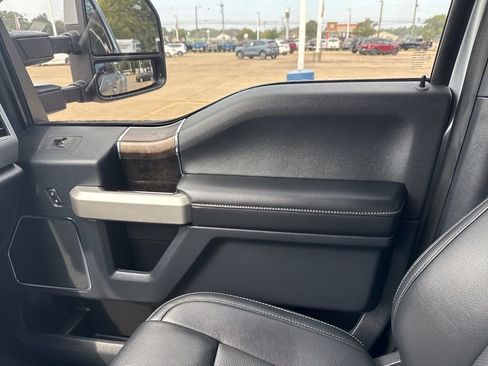 Used 2022 Ford F450 Lariat image 25