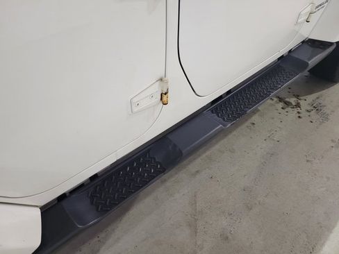 Used 2016 Jeep Wrangler Unlimited Sahara w/ Dual Top Group image 27