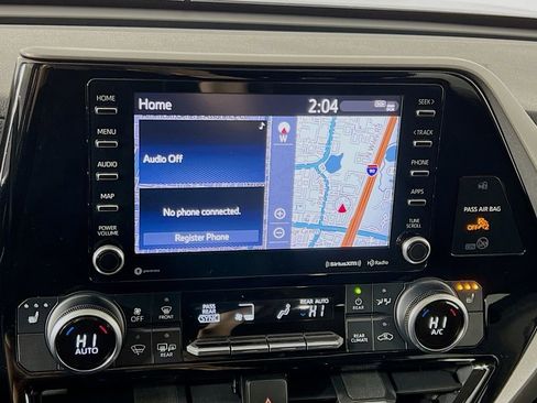 Used 2021 Toyota Highlander XLE image 15