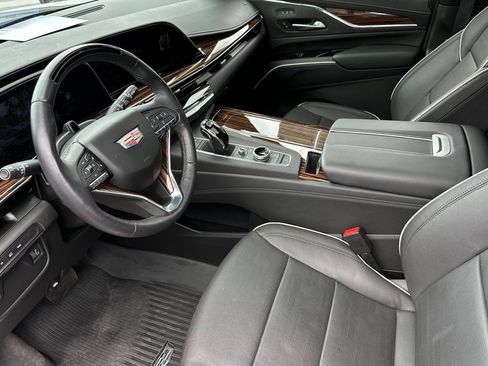 Used 2023 Cadillac Escalade Premium Luxury AWD/4WD image 9