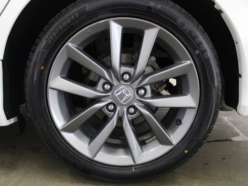 Used 2019 Honda Civic EX image 9