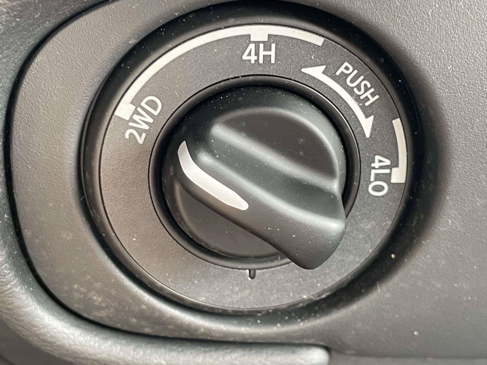Used 2024 Nissan Frontier PRO-4X AWD/4WD image 30
