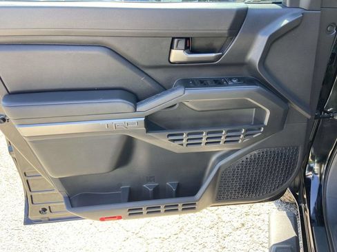 Used 2025 Toyota Tacoma TRD Sport AWD/4WD image 12