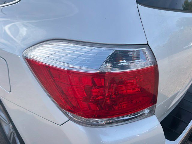 Used 2013 Toyota Highlander Limited AWD/4WD image 10