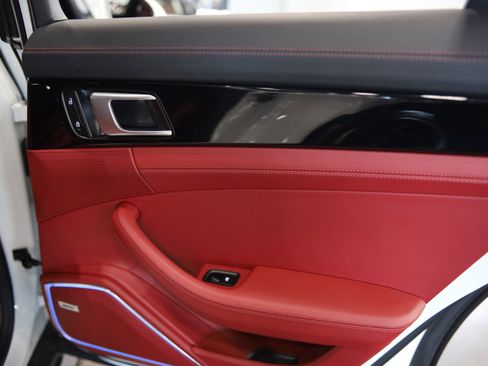Used 2022 Porsche Panamera 4 AWD/4WD image 41