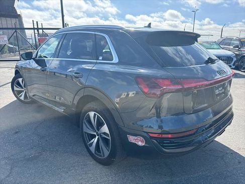 Used 2024 Audi Q8 e-tron Premium Plus AWD/4WD image 4