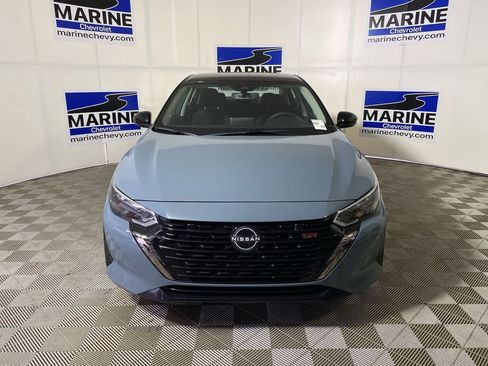 Used 2025 Nissan Sentra SR FWD image 12