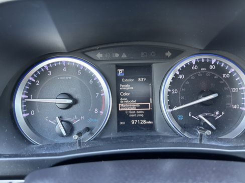 Used 2019 Toyota Highlander AWD V6 image 22