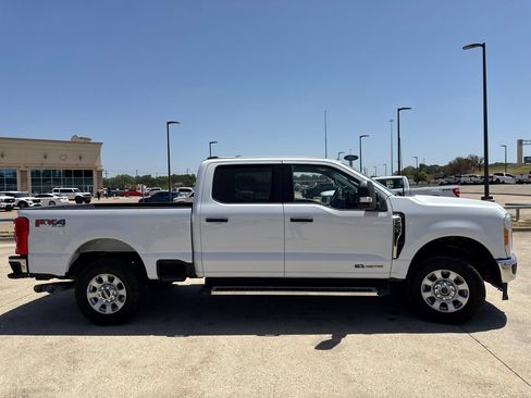 Used 2023 Ford F250 XLT w/ FX4 Off-Road Package AWD/4WD image 18
