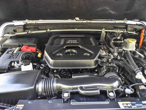 Used 2022 Jeep Wrangler Unlimited Sahara w/ Safety Group image 25