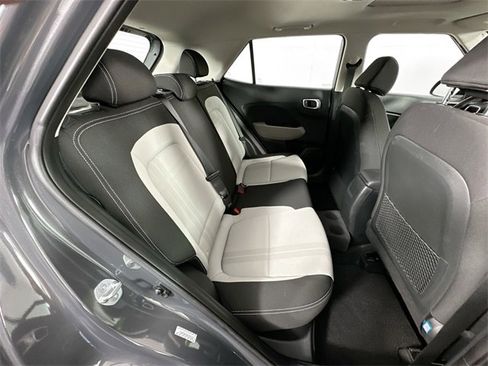 Used 2023 Hyundai Venue SEL image 26