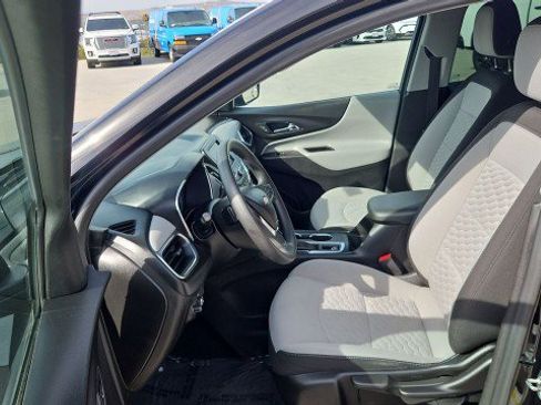 Used 2021 Chevrolet Equinox LS FWD image 18