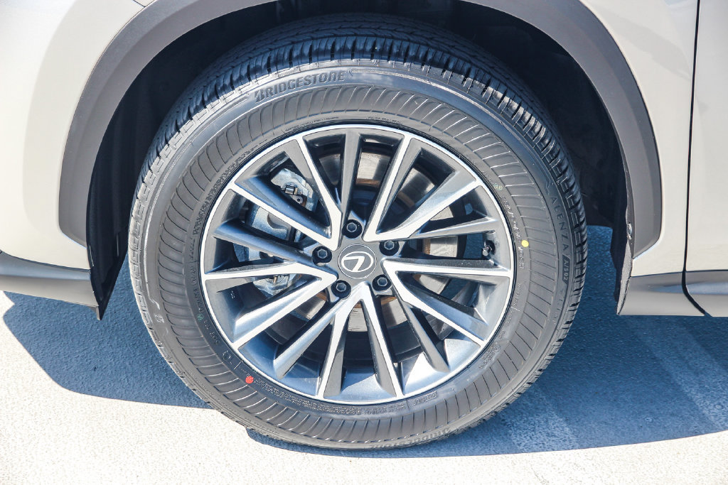 Certified 2025 Lexus NX 350h AWD image 11