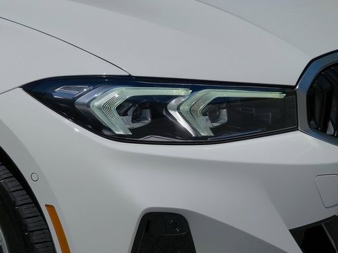 Used 2025 BMW 330i Sedan w/ Parking Assistance Package image 8