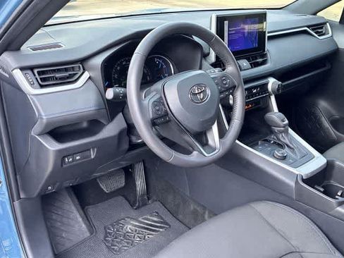 Used 2024 Toyota RAV4 SE AWD/4WD image 2