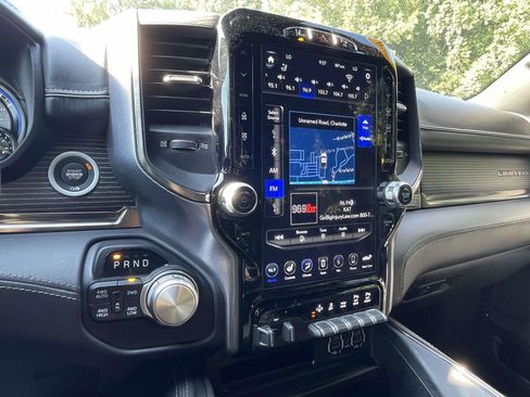 Used 2020 RAM 1500 Limited w/ Black Appearance Package AWD/4WD image 30