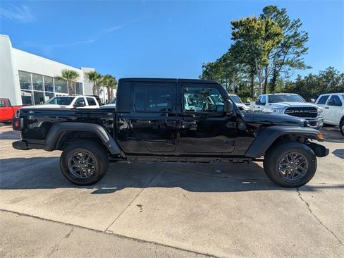 New 2025 Jeep Gladiator Sport image 2