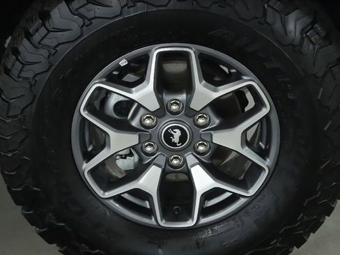 Used 2025 Ford Bronco Badlands image 50