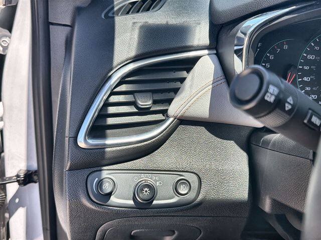 Used 2018 Chevrolet Trax Premier w/ LPO, Protection Package AWD/4WD image 17