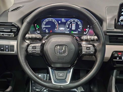 Used 2023 Honda Pilot Elite image 11
