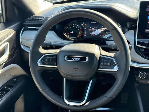 Used 2023 Jeep Compass Limited image 13